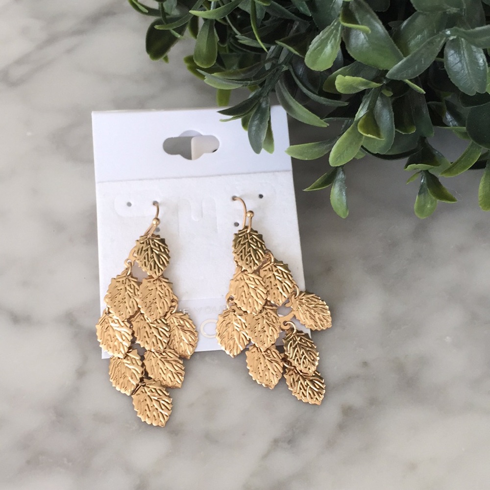 NWT gold leave earrings